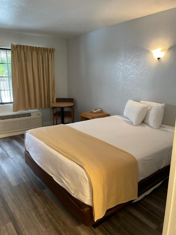 Premier Inns Thousand Oaks Exteriör bild